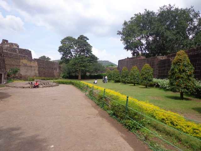 Daulatabad Fort Garden